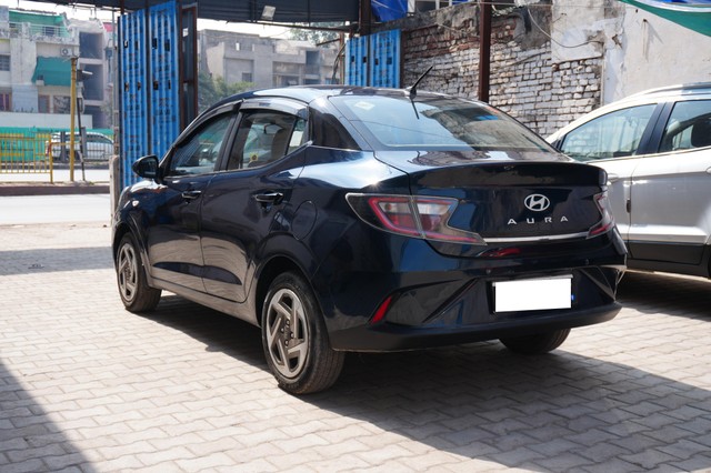 Second-hand 2023 Hyundai Aura S CNG for sale in Agra-3