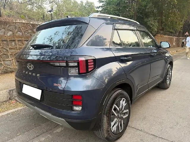 Second-hand 2024 Hyundai Venue S Opt Turbo DCT for sale in Mumbai-2
