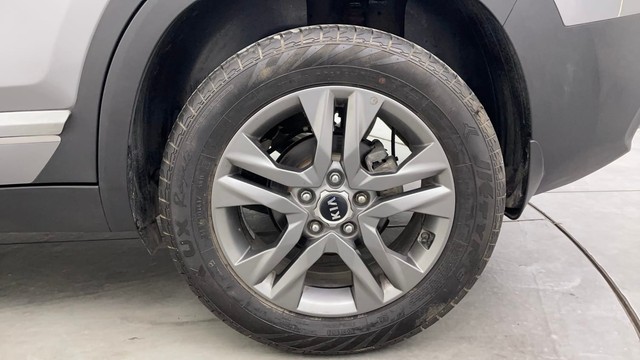 Second-hand 2021 Kia Seltos HTX Diesel for sale in Chennai-19