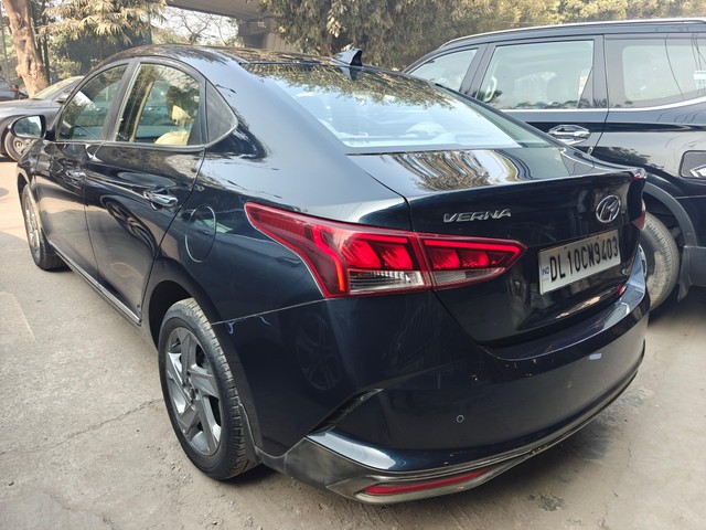 Second-hand 2020 Hyundai Verna SX IVT for sale in New Delhi-15