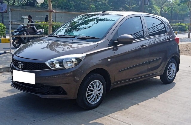 Second-hand 2018 Tata Tiago 1.2 Revotron XE for sale in Ahmedabad-4