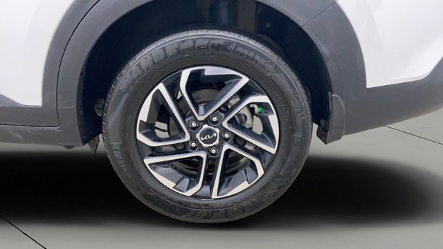 Second-hand 2022 Kia Carens Luxury Plus Diesel AT 6 STR BSVI for sale in Bangalore-27