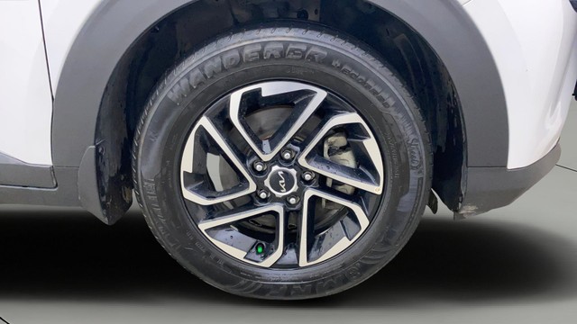 Second-hand 2022 Kia Carens Luxury Plus Diesel AT 6 STR BSVI for sale in Bangalore-24