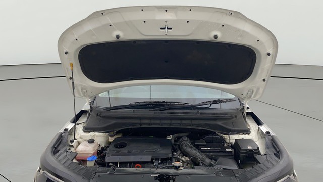 Second-hand 2022 Kia Carens Luxury Plus Diesel AT 6 STR BSVI for sale in Bangalore-9