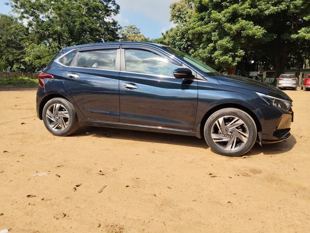 Second-hand 2022 Hyundai i20 Asta DT for sale in Chennai-1