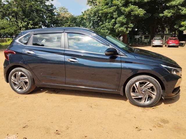 Second-hand 2022 Hyundai i20 Asta DT for sale in Chennai-6