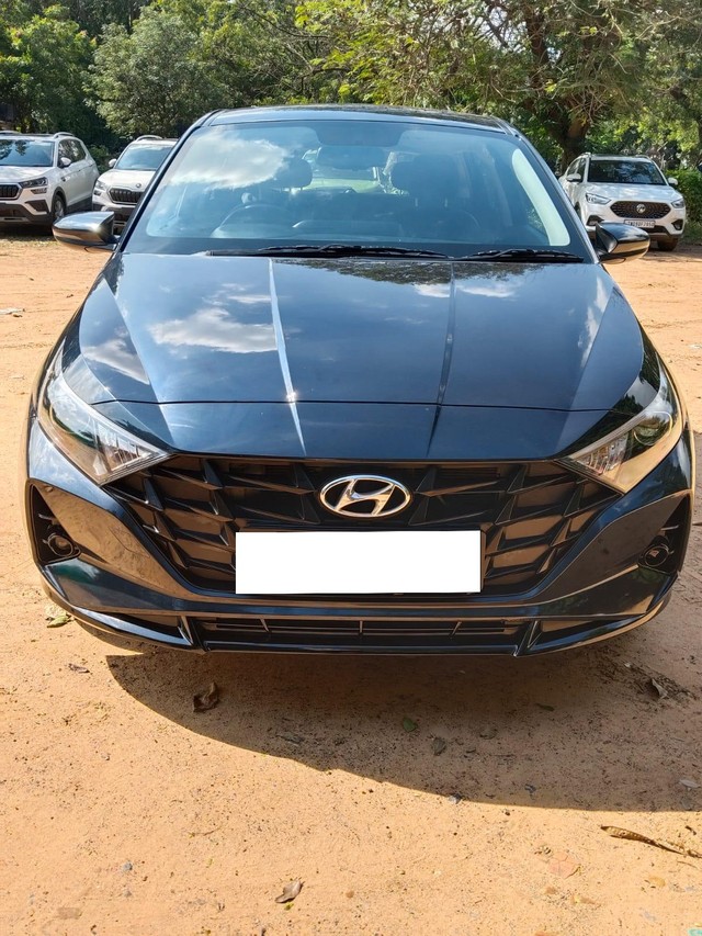 Second-hand 2022 Hyundai i20 Asta DT for sale in Chennai-3