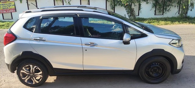 Second-hand 2017 Honda WR-V i-DTEC VX for sale in Lucknow-4