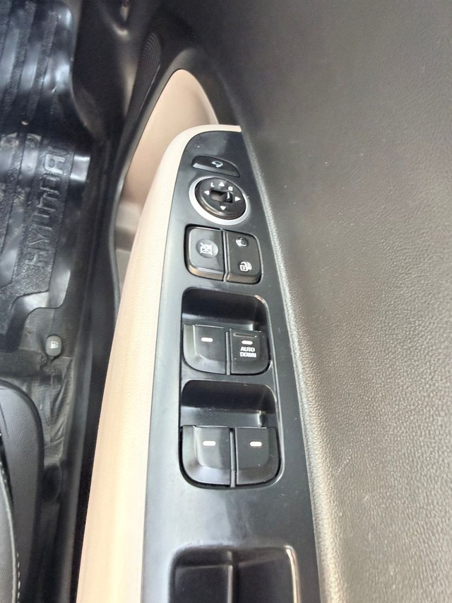 Hyundai Grand i10 Asta Option AT Second-hand 2016 Hyundai Grand i10 Asta Option AT for sale in Thane-12