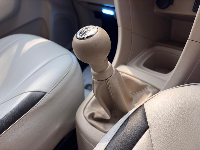 Second-hand 2016 Maruti Suzuki Ertiga VXI CNG for sale in Thane-12