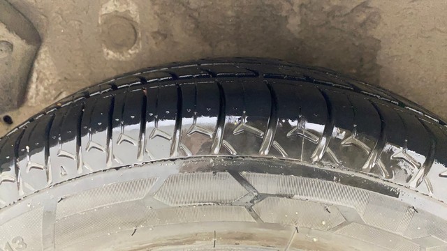 Hyundai i10 Magna 1.1L Second-hand 2014 Hyundai i10 Magna 1.1L for sale in Ahmedabad-29