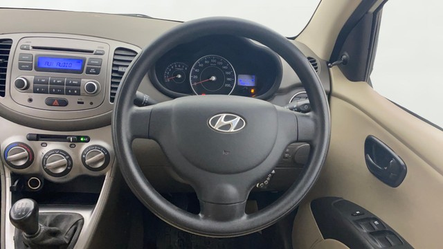 Hyundai i10 Magna 1.1L Second-hand 2014 Hyundai i10 Magna 1.1L for sale in Ahmedabad-12