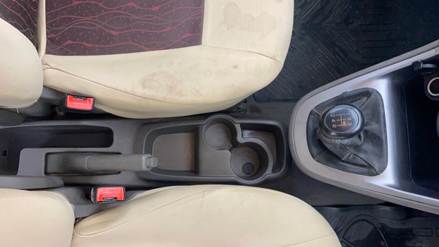 Hyundai i10 Magna 1.1L Second-hand 2014 Hyundai i10 Magna 1.1L for sale in Ahmedabad-13