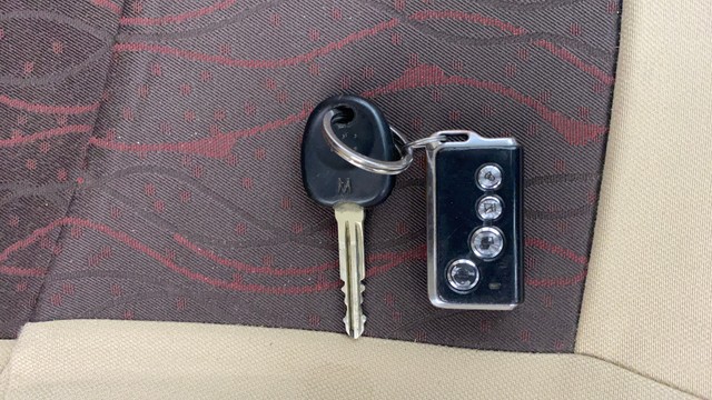 Hyundai i10 Magna 1.1L Second-hand 2014 Hyundai i10 Magna 1.1L for sale in Ahmedabad-21