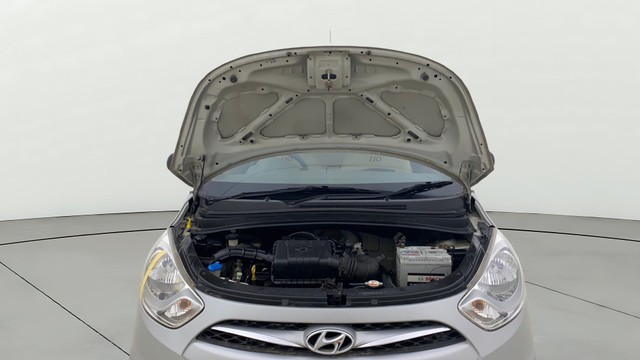 Hyundai i10 Magna 1.1L Second-hand 2014 Hyundai i10 Magna 1.1L for sale in Ahmedabad-9