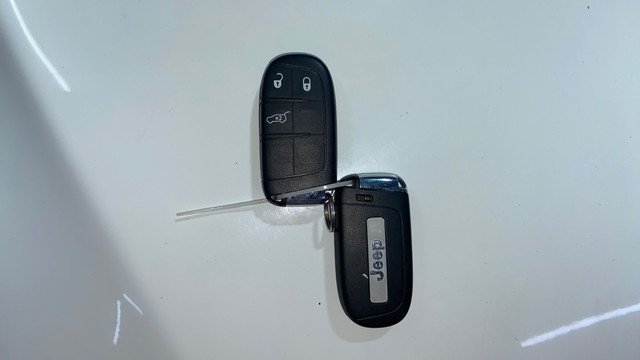 Second-hand 2021 Jeep Compass 2.0 Limited 4X4 Opt Diesel AT BSVI for sale in Surat-11