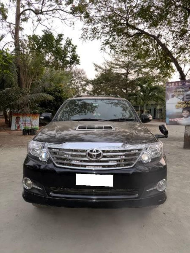 Second-hand 2015 Toyota Fortuner 4x4 MT for sale in Sathupalli-5
