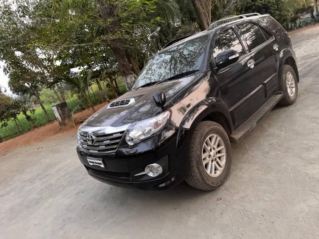 Second-hand 2015 Toyota Fortuner 4x4 MT for sale in Sathupalli-4