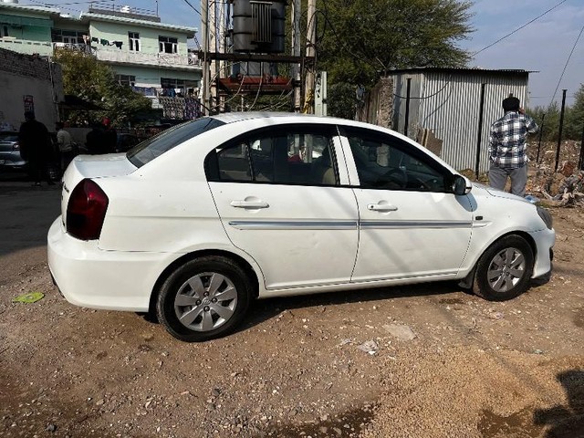 Second-hand 2011 Hyundai Verna Transform VGT CRDi for sale in Mohali-2