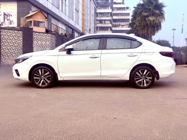 Second-hand 2022 Honda City ZX CVT for sale in New Delhi-3