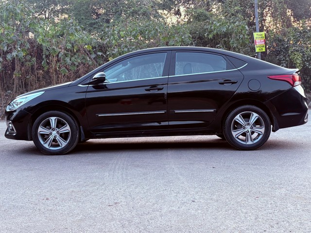 Second-hand 2018 Hyundai Verna VTVT 1.6 SX for sale in New Delhi-5