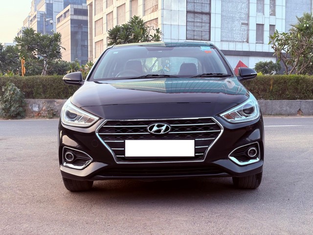 Second-hand 2018 Hyundai Verna VTVT 1.6 SX for sale in New Delhi-3