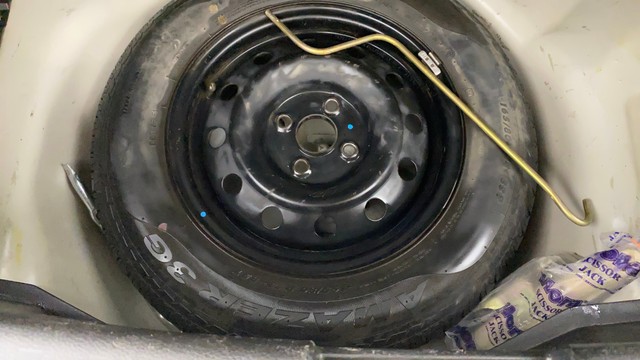 Second-hand 2016 Maruti Swift VXI for sale in Ahmedabad-27