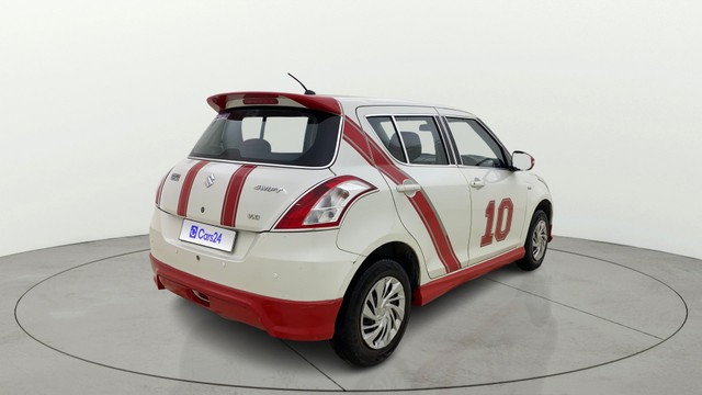 Second-hand 2016 Maruti Swift VXI for sale in Ahmedabad-2