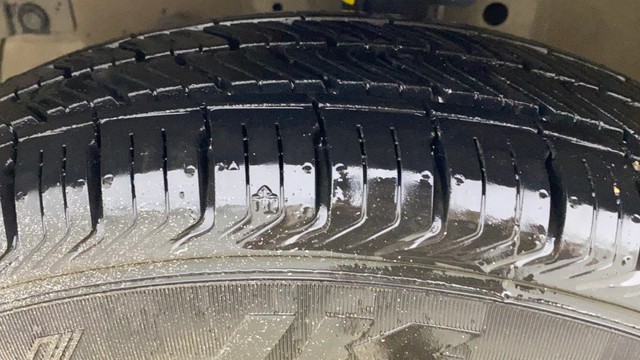 Second-hand 2016 Maruti Swift VXI for sale in Ahmedabad-30