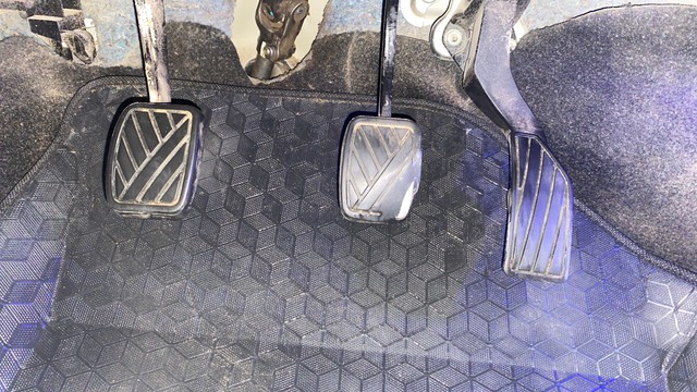 Second-hand 2016 Maruti Swift VXI for sale in Ahmedabad-14