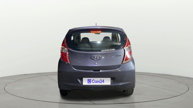 Second-hand 2018 Hyundai EON Magna Plus for sale in Kolkata-14