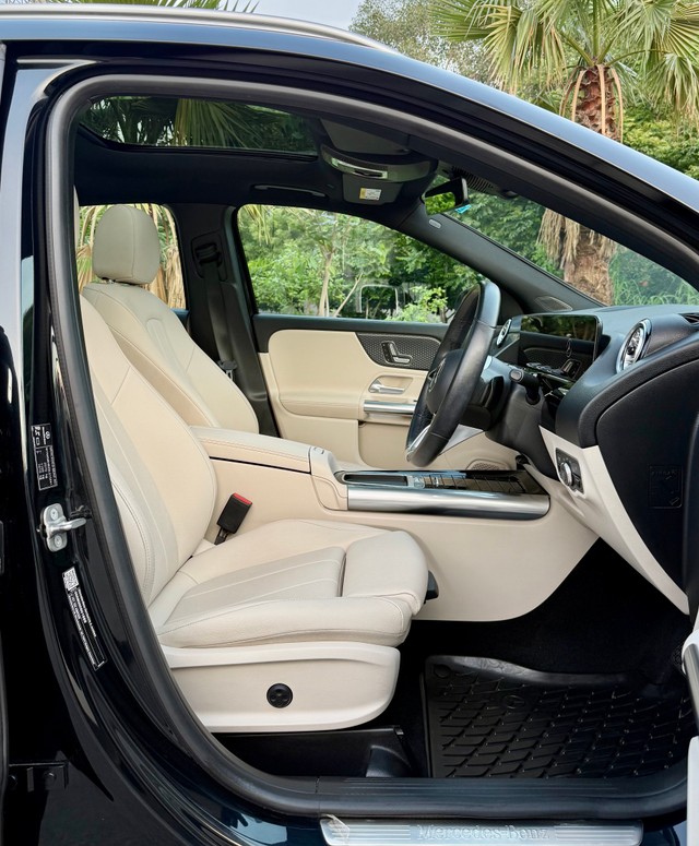 Second-hand 2024 Mercedes-Benz GLA 200 for sale in New Delhi-15