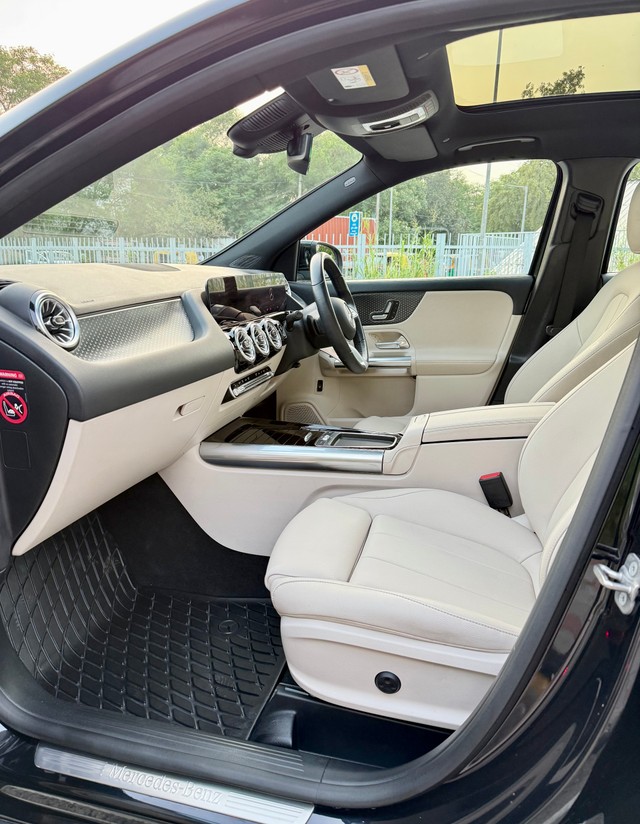 Second-hand 2024 Mercedes-Benz GLA 200 for sale in New Delhi-14