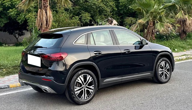 Second-hand 2024 Mercedes-Benz GLA 200 for sale in New Delhi-2