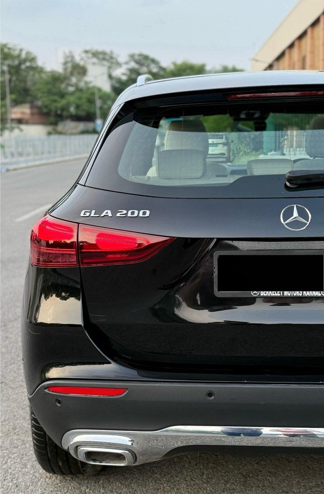 Second-hand 2024 Mercedes-Benz GLA 200 for sale in New Delhi-5