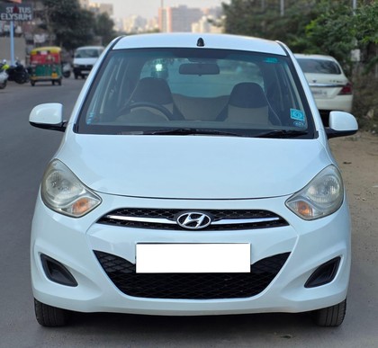 Hyundai i10 Magna Second-hand 2011 Hyundai i10 Magna for sale in Ahmedabad