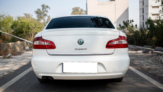 Second-hand 2014 Skoda Superb Elegance 1.8 TSI AT for sale in New Delhi-1