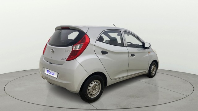 Second-hand 2015 Hyundai EON Era Plus for sale in Ahmedabad-2