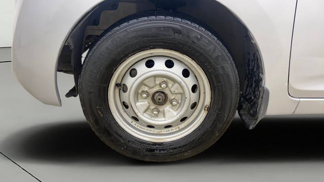 Second-hand 2015 Hyundai EON Era Plus for sale in Ahmedabad-25