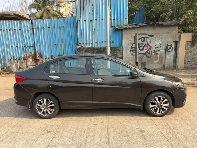 Second-hand 2018 Honda City i-VTEC CVT V for sale in Mumbai-1