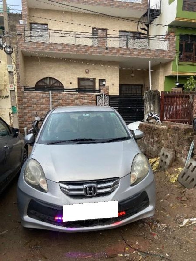 Honda Amaze Anniversary Edition Second-hand 2015 Honda Amaze Anniversary Edition for sale in Zirakpur-0