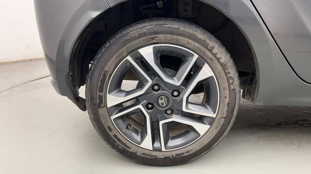 Second-hand 2021 Tata Tiago XZA AMT for sale in Thane-18