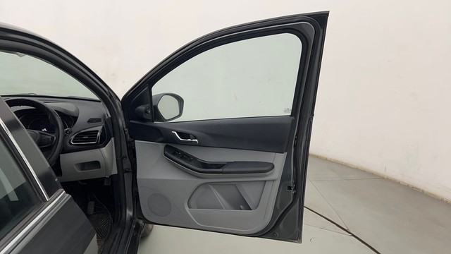 Second-hand 2021 Tata Tiago XZA AMT for sale in Thane-16