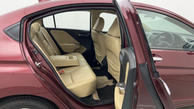 Second-hand 2018 Honda City VX CVT for sale in Mumbai-28