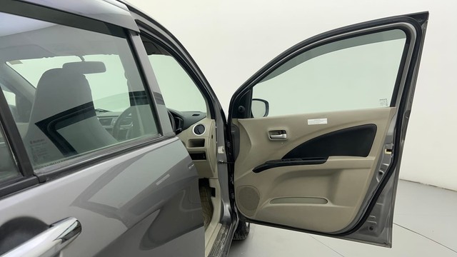 Second-hand 2016 Maruti Suzuki Celerio VXI AMT for sale in Ahmedabad-16