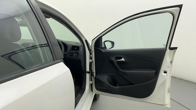 Second-hand 2015 Volkswagen Polo Petrol Comfortline 1.2L for sale in Ahmedabad-16