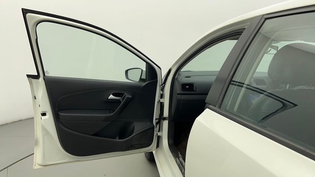 Second-hand 2015 Volkswagen Polo Petrol Comfortline 1.2L for sale in Ahmedabad-31