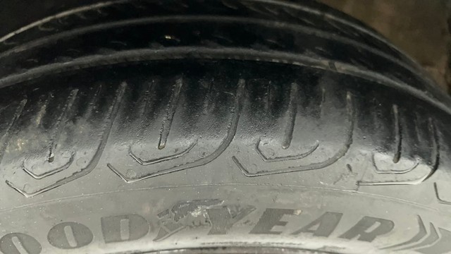 Second-hand 2015 Volkswagen Polo Petrol Comfortline 1.2L for sale in Ahmedabad-36