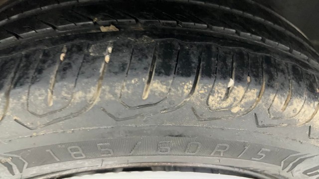 Second-hand 2015 Volkswagen Polo Petrol Comfortline 1.2L for sale in Ahmedabad-32