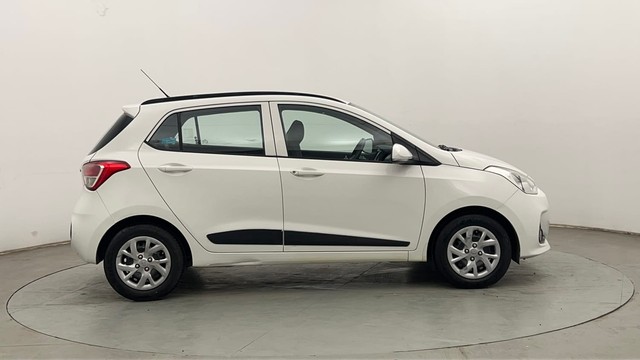 Second-hand 2018 Hyundai Grand i10 1.2 Kappa Sportz BSIV for sale in Chandigarh-2